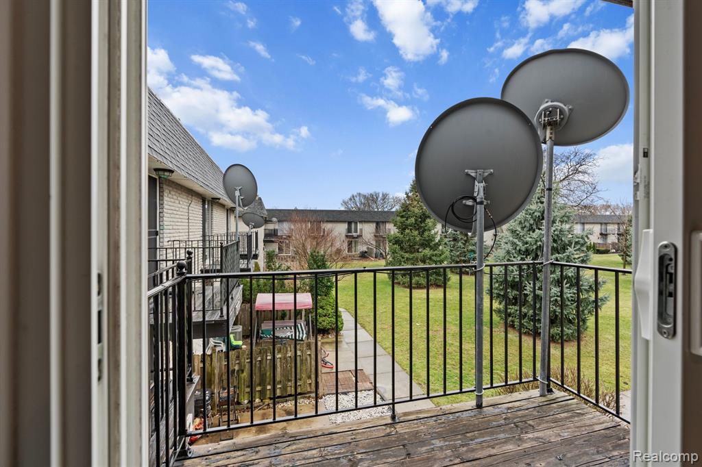 4330 15 MILE Road, Sterling Heights, MI 48310 — Photo 18