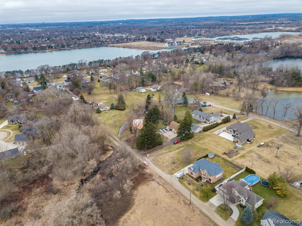 3733 CHRISTIE Lane, Shelby Twp, MI 48317 — Photo 5
