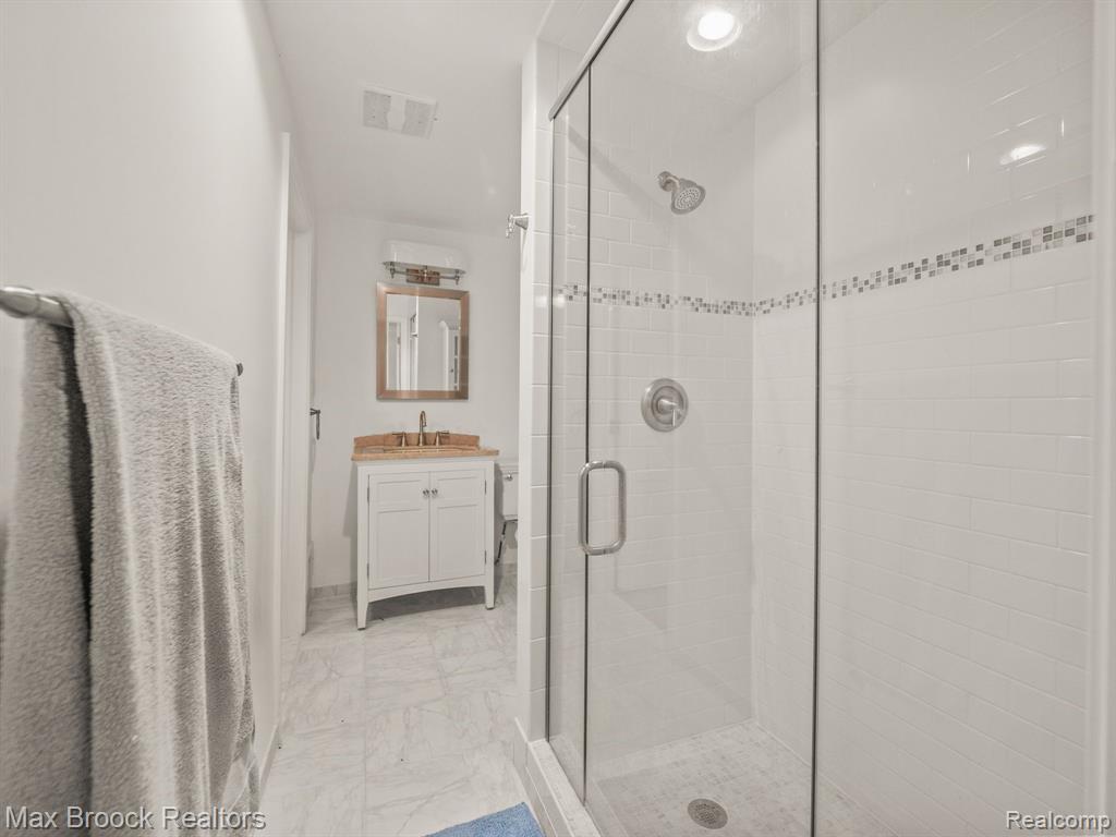 27180 WELLINGTON Road, Franklin, MI 48025 — Photo 22