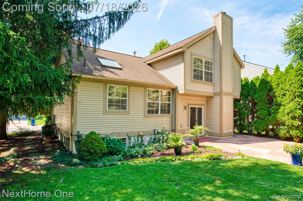 6496 Lake Meadow Drive, Waterford, MI 48327 — Photo 28