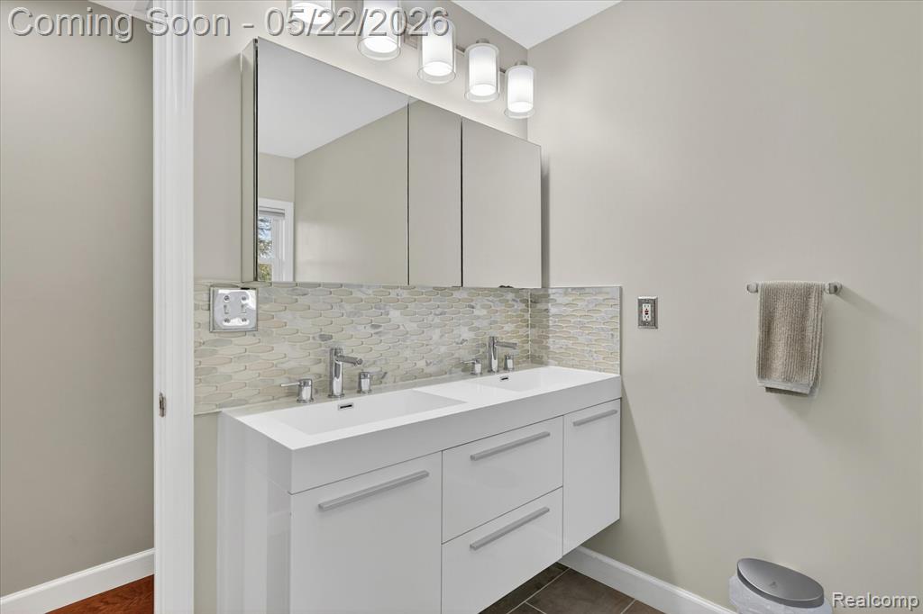 12192 Overlook Drive, Fenton, MI 48430 — Photo 26