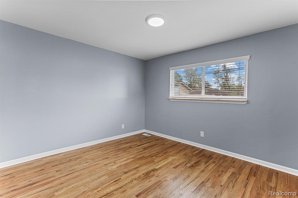 451 DARWIN Street, Westland, MI 48186 — Photo 26