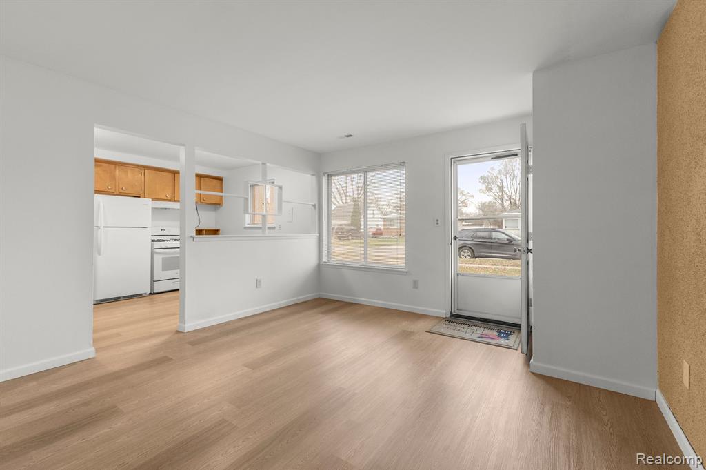 4921 GERTRUDE Street, Dearborn Heights, MI 48125 — Photo 5