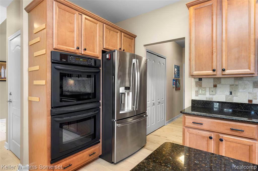 8354 Hummingbird, Commerce Twp, MI 48382 — Photo 33