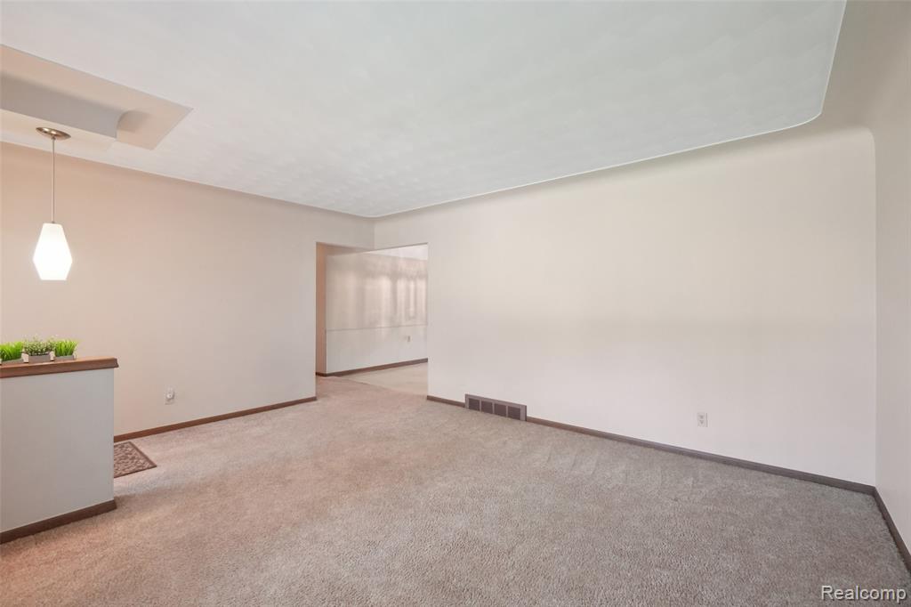 54829 Starlite Drive, Shelby Twp, MI 48316 — Photo 6