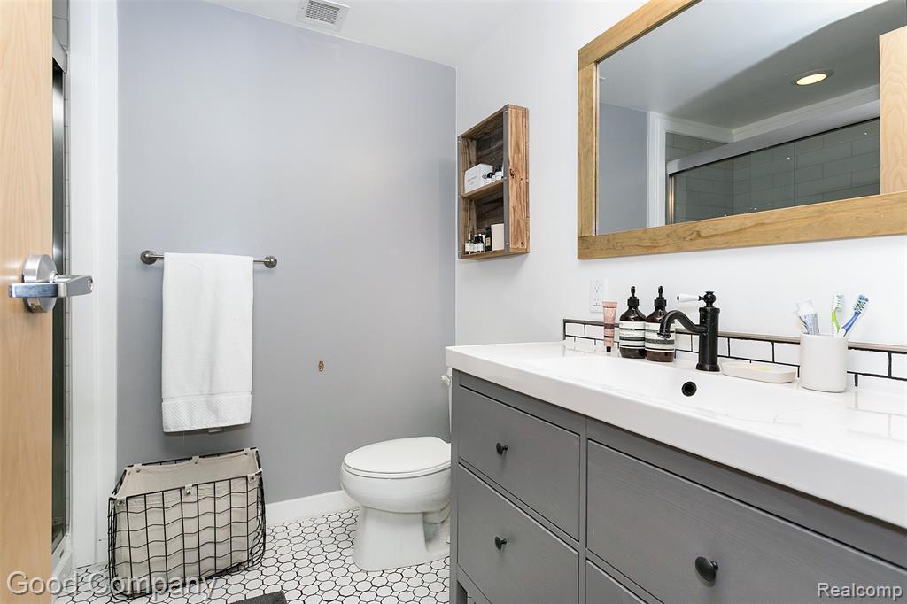 55 W Canfield, Detroit, MI 48201 — Photo 15