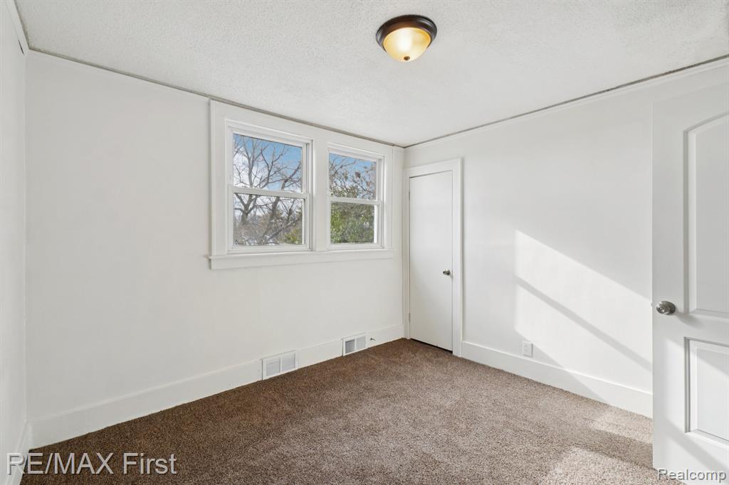 7726 Coolidge, Center Line, MI 48015 — Photo 18