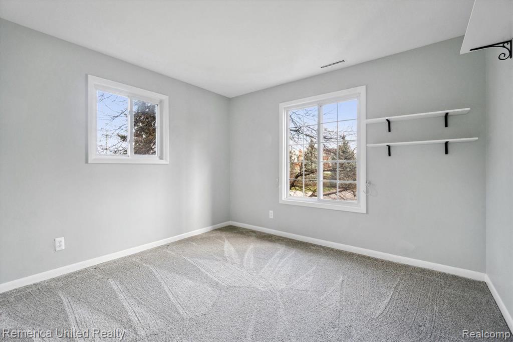 507 W HIGHLAND Road, D-9, Howell, MI 48843 — Photo 17