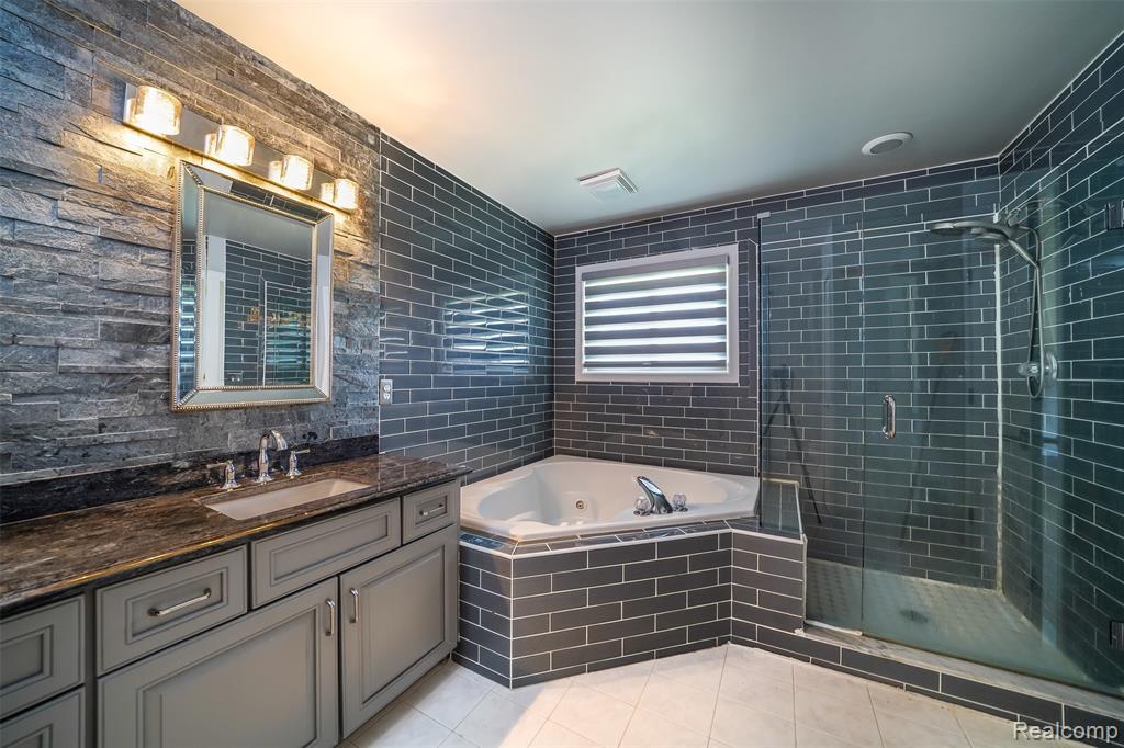 42105 Dorchester Court, Clinton Twp, MI 48038 — Photo 25