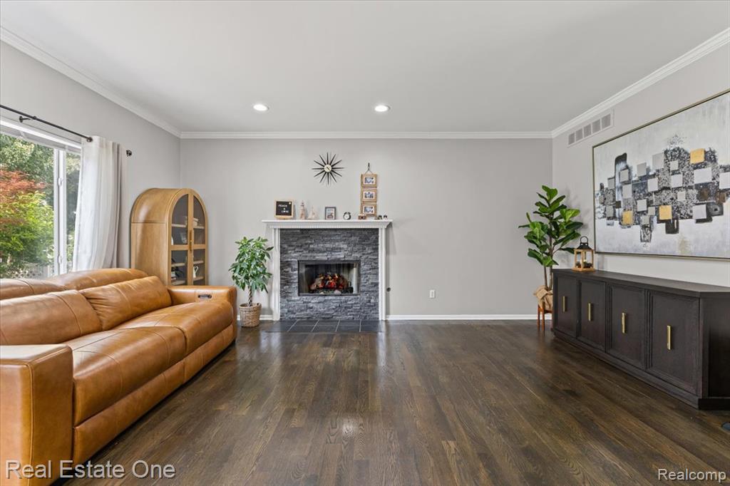 415 Evaline Drive, Troy, MI 48085 — Photo 16