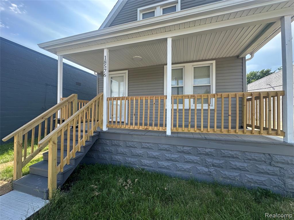 18576 Jefferson, Riverview, MI 48193 — Photo 2