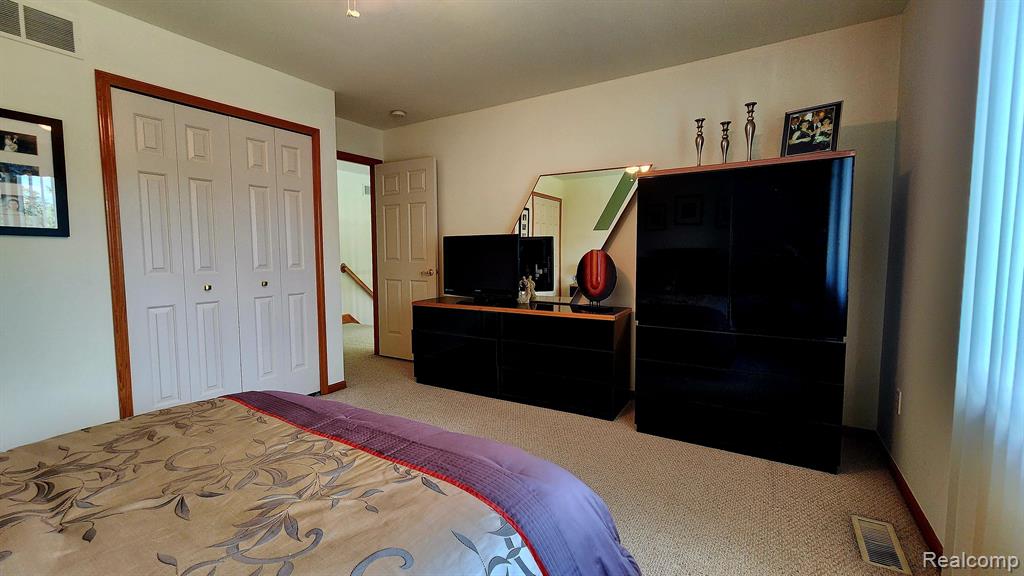 49828 SHELBY CREEK Drive, Shelby Twp, MI 48317 — Photo 38