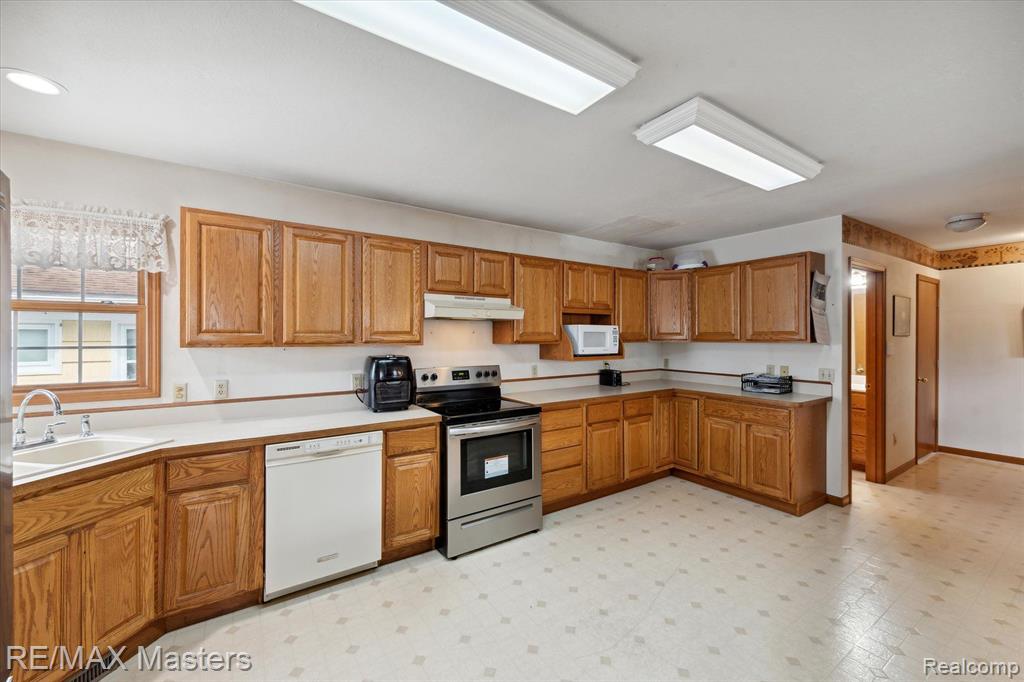 611 SAINT MARYS Avenue, Monroe, MI 48162 — Photo 14
