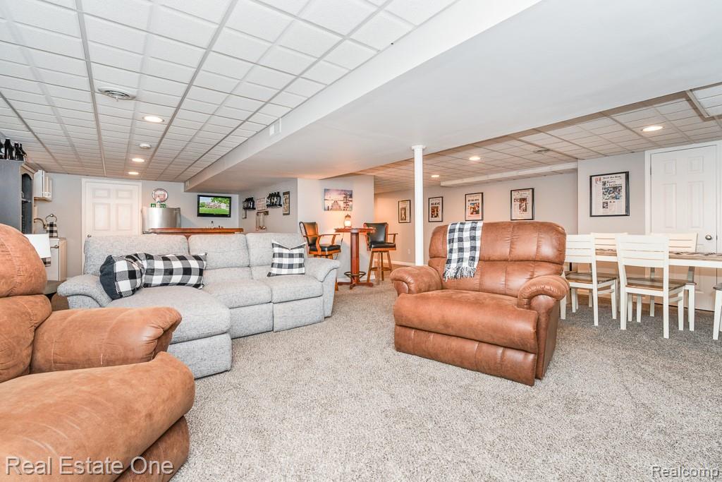 1043 Ridgeview Circle, Lake Orion, MI 48362 — Photo 35