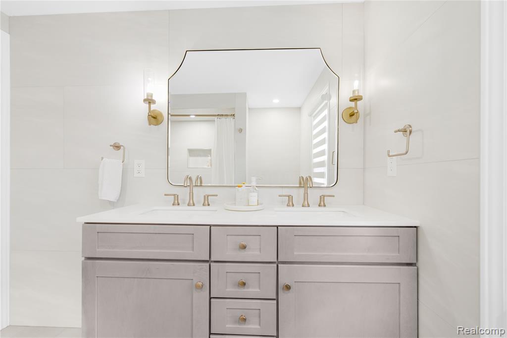 7005 Cathedral Drive, Bloomfield Hills, MI 48301 — Photo 31