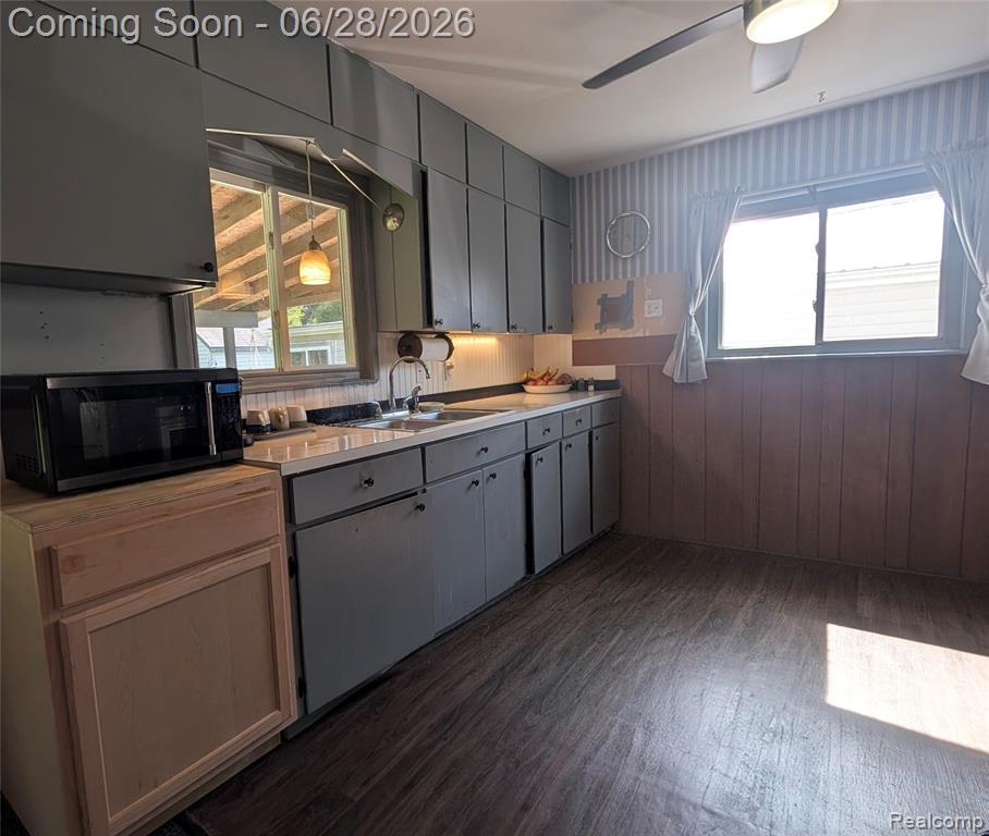 4456 E Coldwater Road, Flint, MI 48506 — Photo 2