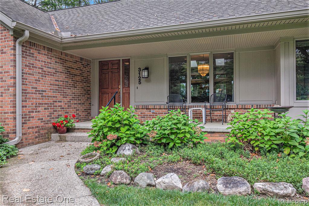 3125 N Tipsico Lake Road, Hartland, MI 48353 — Photo 4