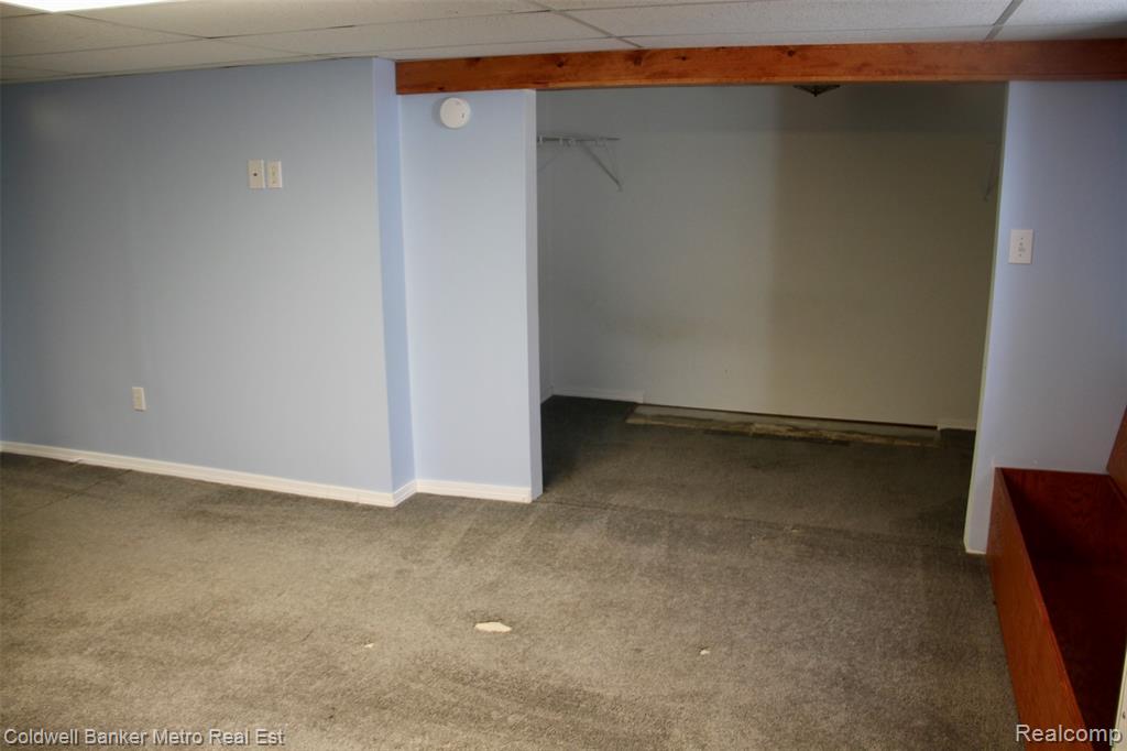 4092 Woodstock Road, Waterford, MI 48328 — Photo 32