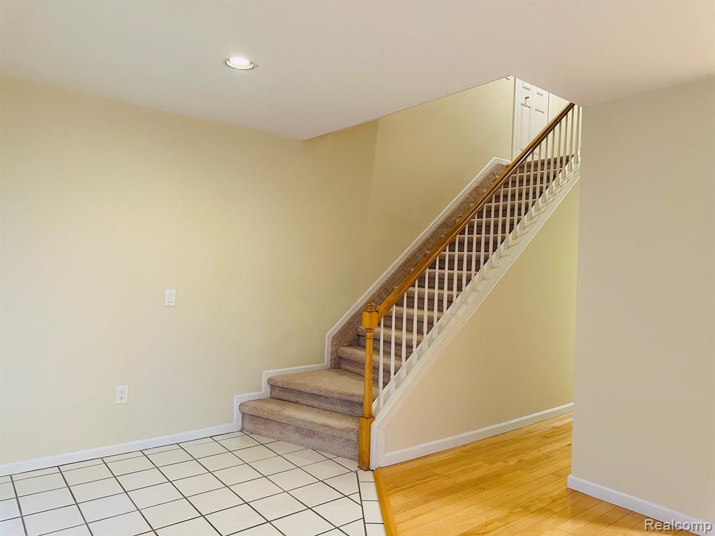5313 SIMPSON LAKE Road, West Bloomfield, MI 48323 — Photo 3