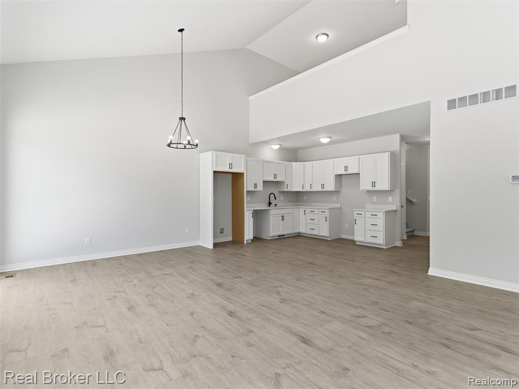 47124 Rosevillage Court, Shelby Twp, MI 48315 — Photo 12