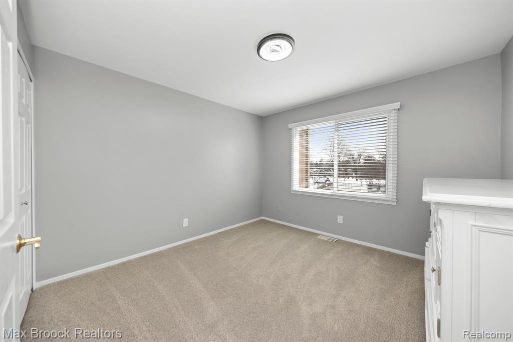 5547 MAPLE LEAF Court, West Bloomfield, MI — Photo 30