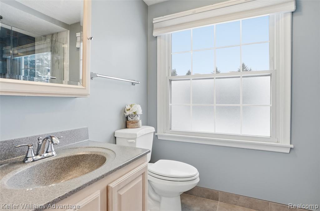 22846 Gilbar Street, Novi, MI — Photo 27
