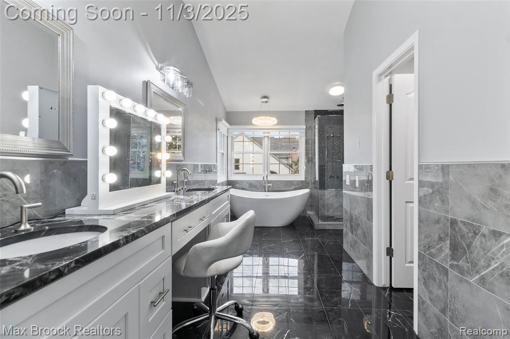 5366 Midchester Court, West Bloomfield, MI 48324 — Photo 26