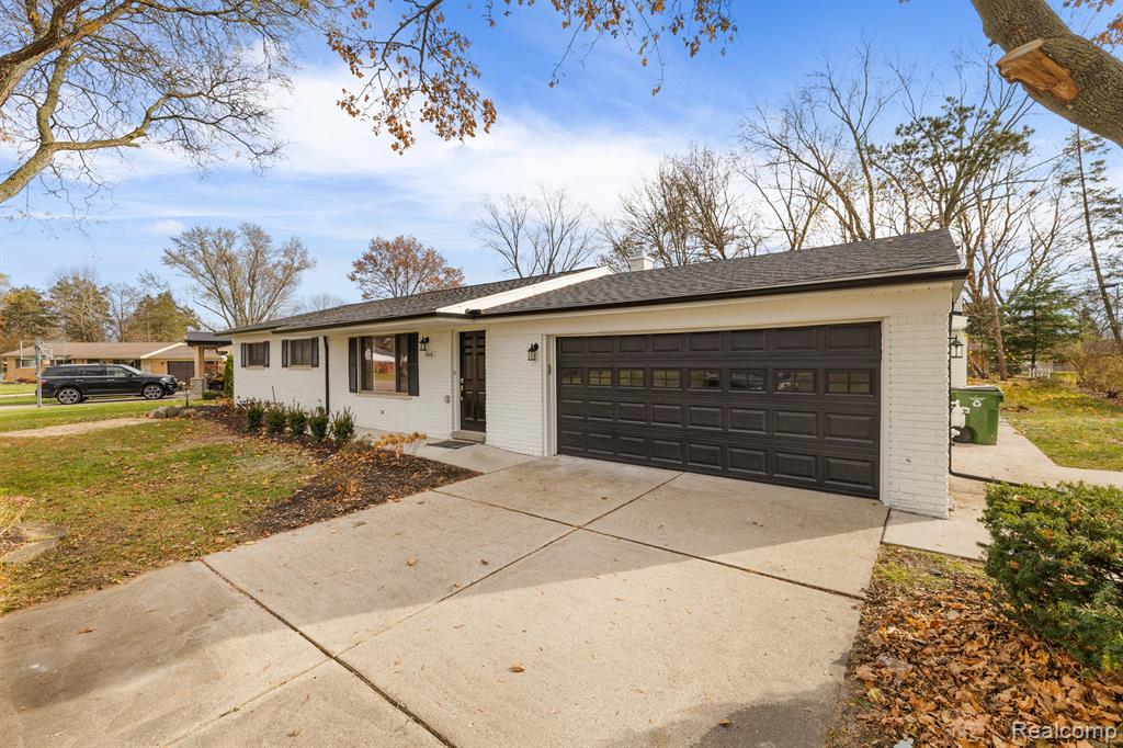 5666 GIBBING Road, Shelby, MI 48317 — Photo 3