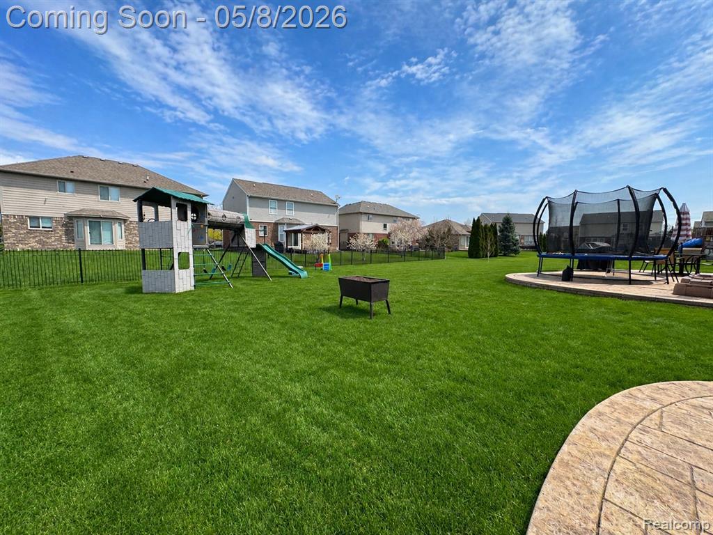 20489 Damask Circle, Clinton Twp, MI 48038 — Photo 5