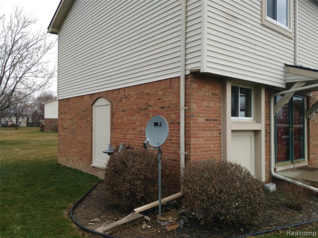 44575 SAVERY Drive, Canton, MI 48187 — Photo 4