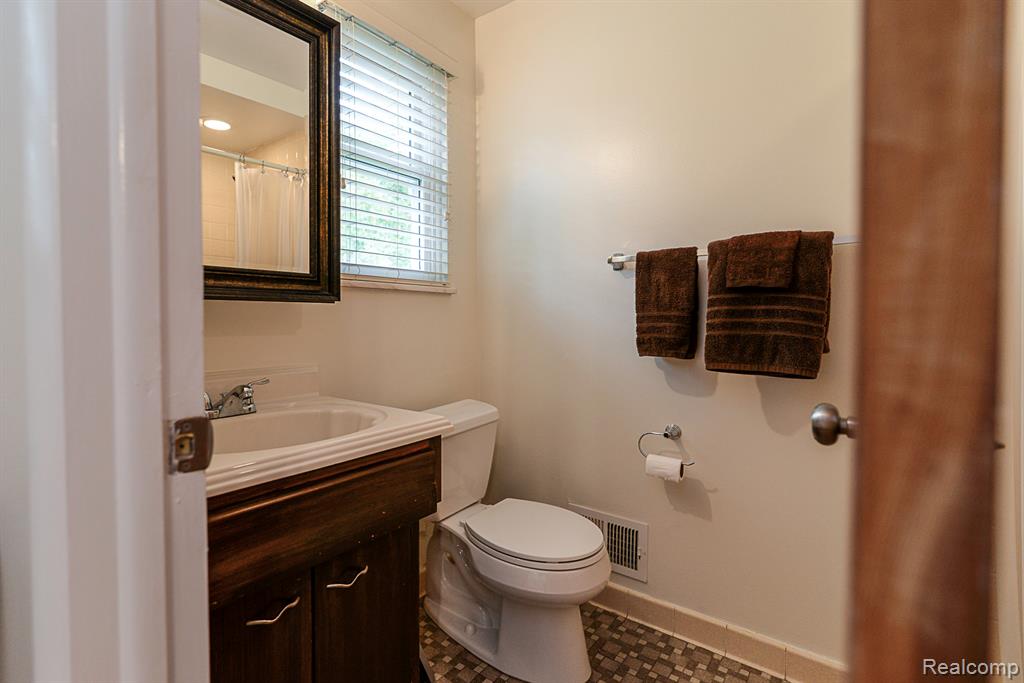 4355 Joanne Drive, Ann Arbor, MI 48103 — Photo 34