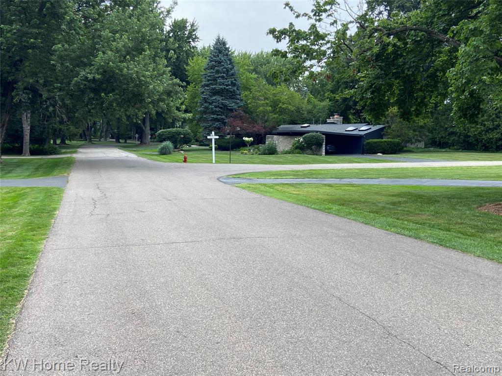 5660 Crabtree Road, Bloomfield Hills, MI 48301 — Photo 36