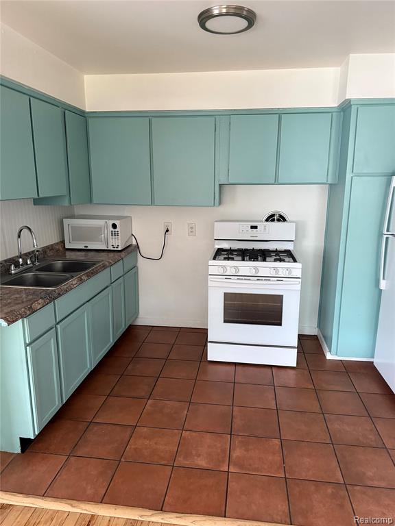 17272 Bentler Street, Detroit, MI 48219 — Photo 6