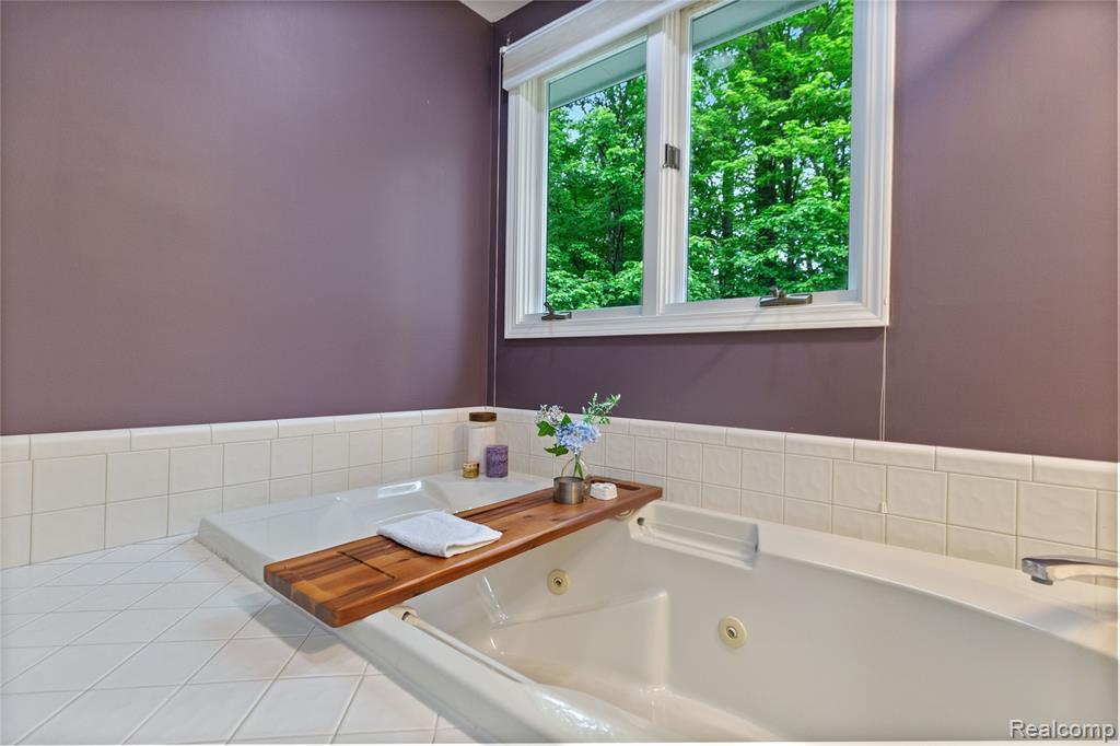 8268 Pine Lake Drive, Davisburg, MI 48350 — Photo 39