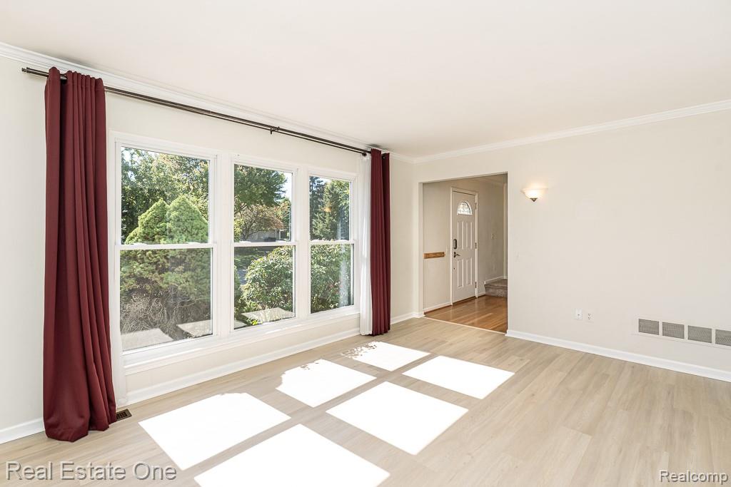 619 Whitney Drive, Rochester Hills, MI 48307 — Photo 11
