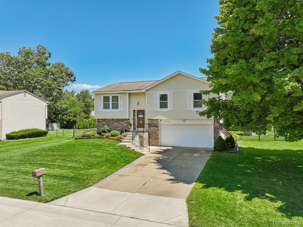23244 CRANBROOKE Drive, Novi, MI — Photo 36