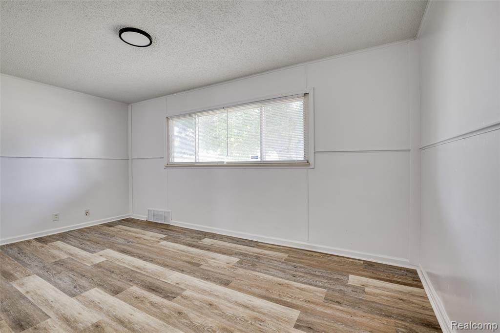 585 Olds Street, Ypsilanti, MI 48198 — Photo 18