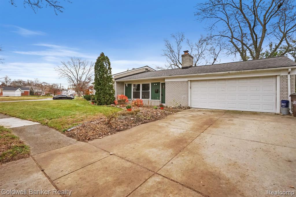 4550 JUSTINE Street, Shelby Twp, MI 48317 — Photo 17