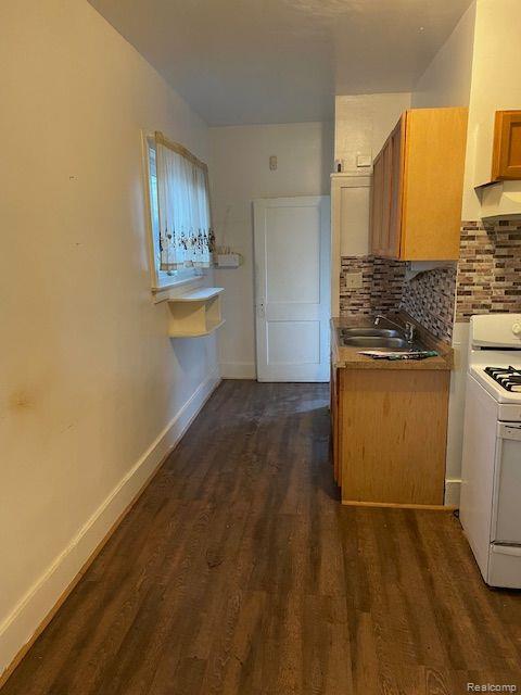 7300 ELLSWORTH Street, Detroit, MI 48238 — Photo 8
