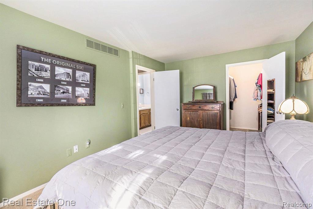 1588 DOVER Hill S, Walled Lake, MI 48390 — Photo 13