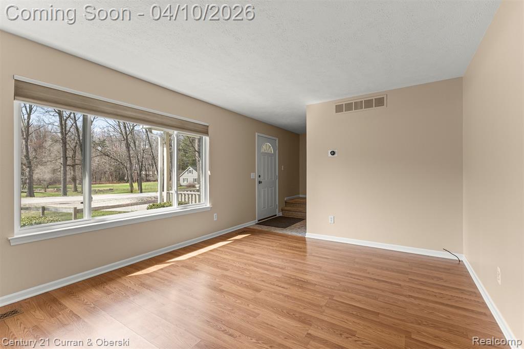 7545 Herbst Road, Brighton, MI 48114 — Photo 5
