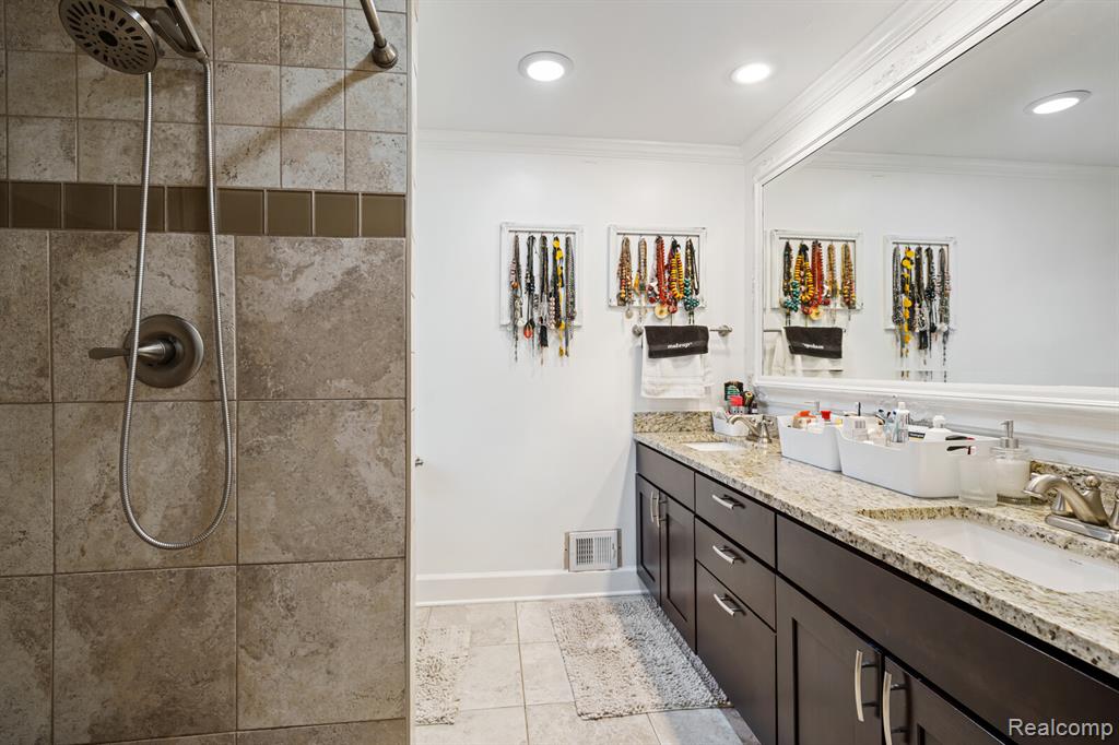 1651 Hoit Tower Drive, Bloomfield, MI 48302 — Photo 17
