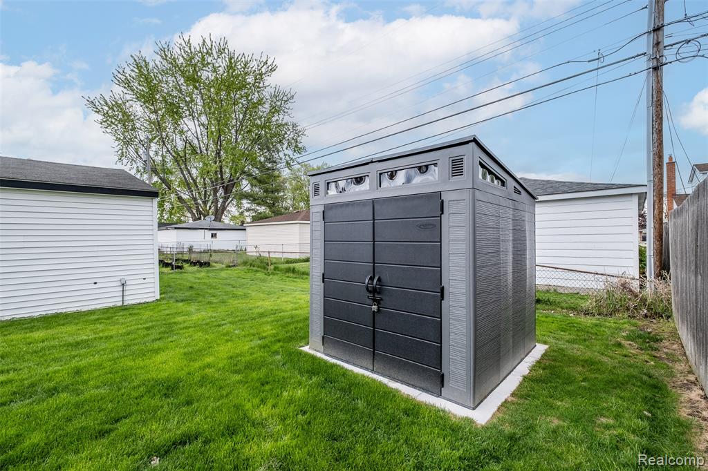 30534 Spybrook Street, Roseville, MI 48066 — Photo 40