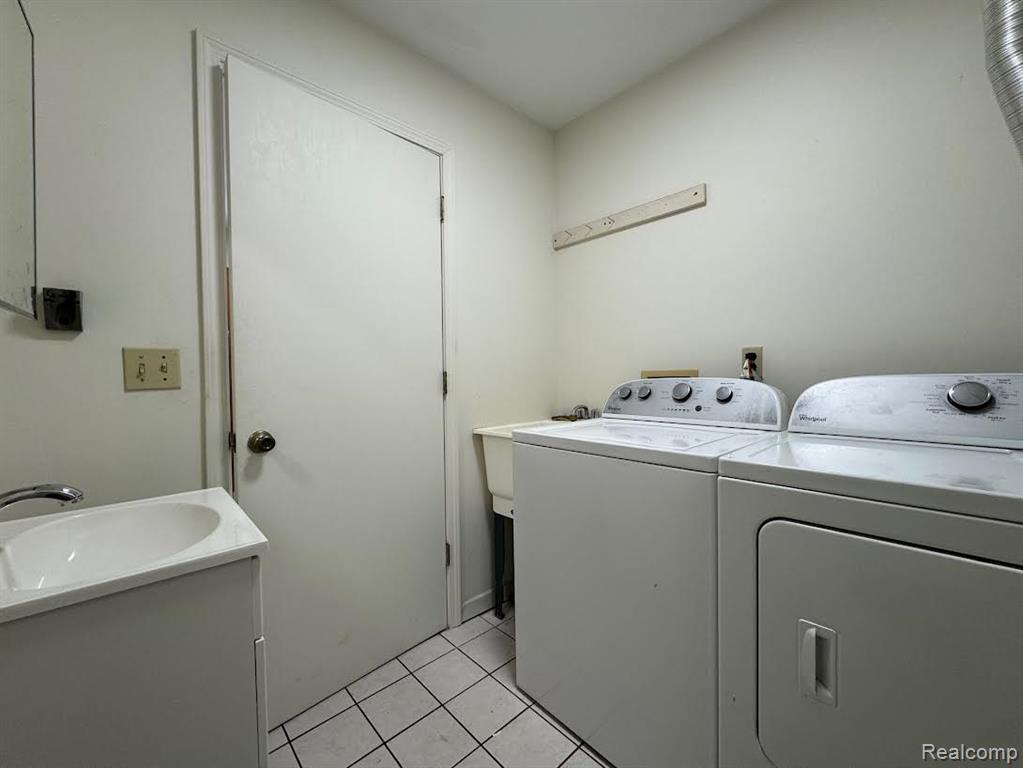 40250 Pinetree Drive, Plymouth, MI 48170 — Photo 17