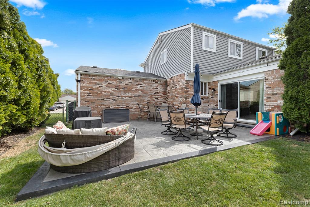 46537 Plum Grove Drive, Macomb, MI 48044 — Photo 3