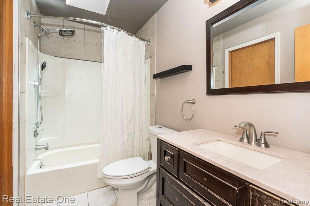 668 Sherry Drive, Lake Orion, MI 48362 — Photo 21