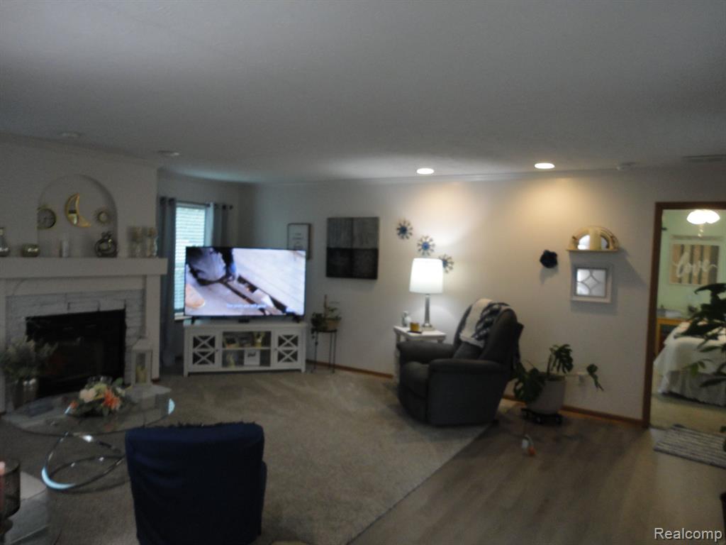 506 MISSOURI RIVER, Adrian, MI 49221 — Photo 4