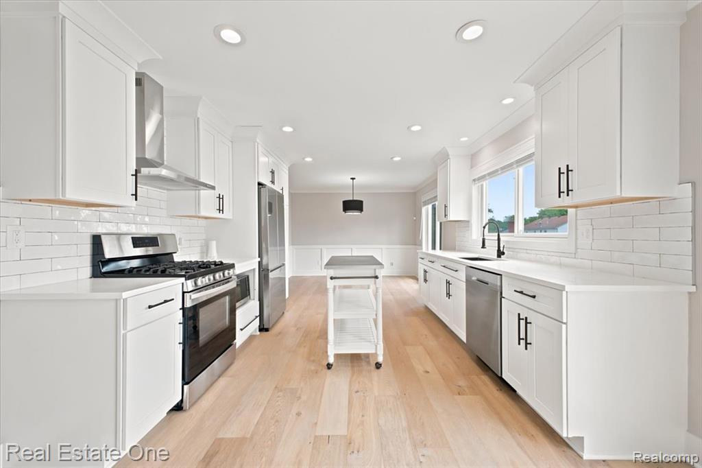 5485 Hammersmith Drive, West Bloomfield, MI — Photo 11