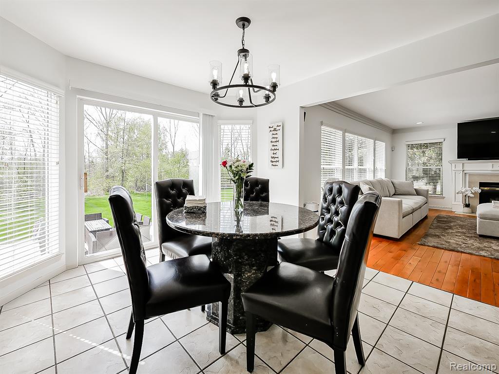 5221 Sandlewood Drive, Commerce Twp, MI 48382 — Photo 19