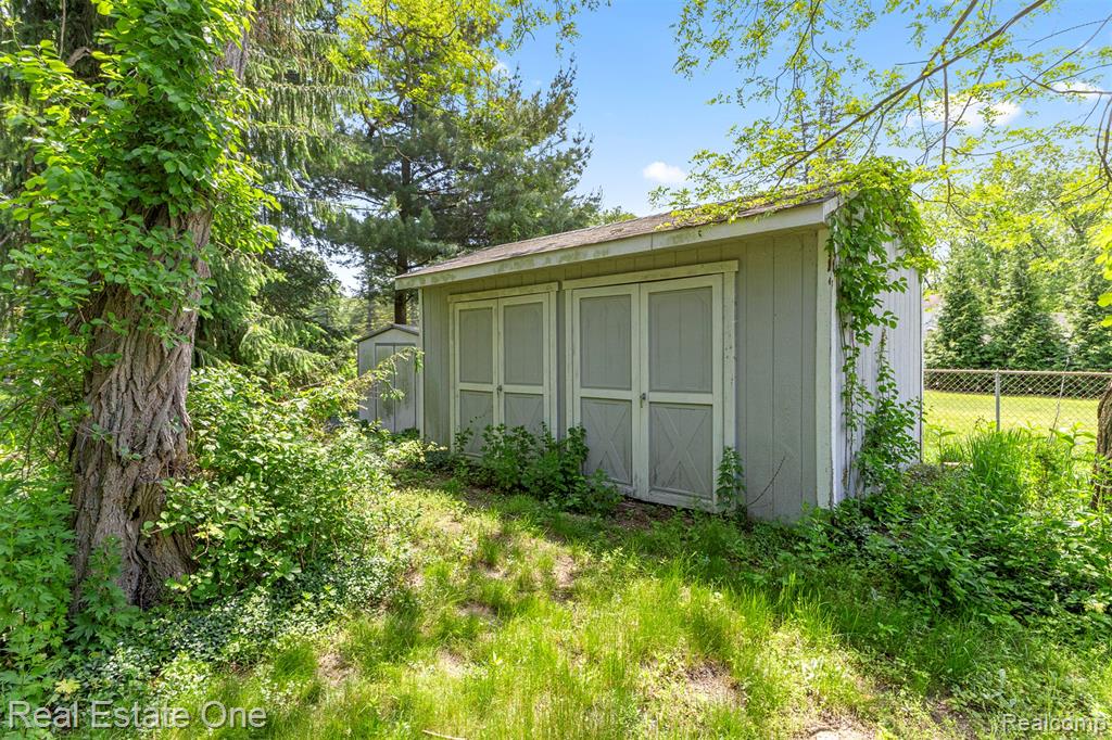 8329 Gray Street, Westland, MI — Photo 35